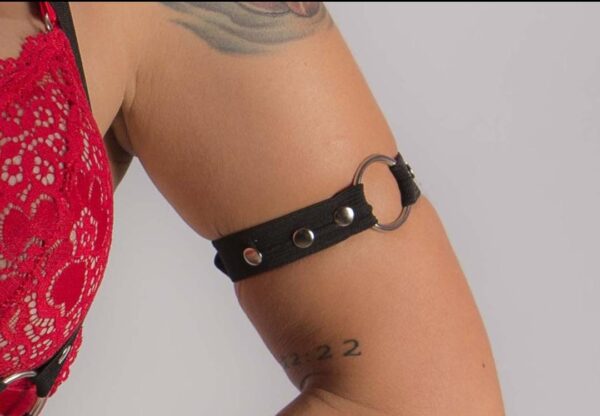 Brazalete y Pulsera Común