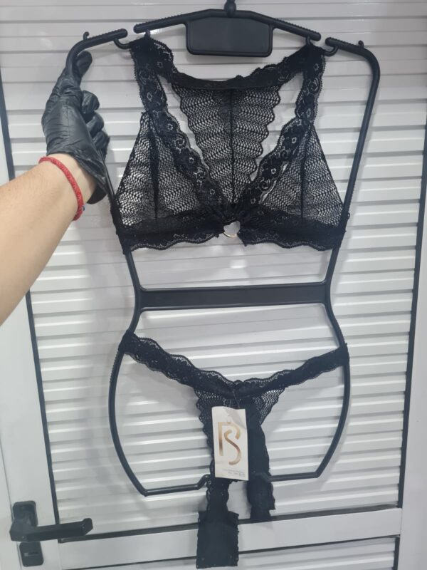Conjunto deseo prohibido